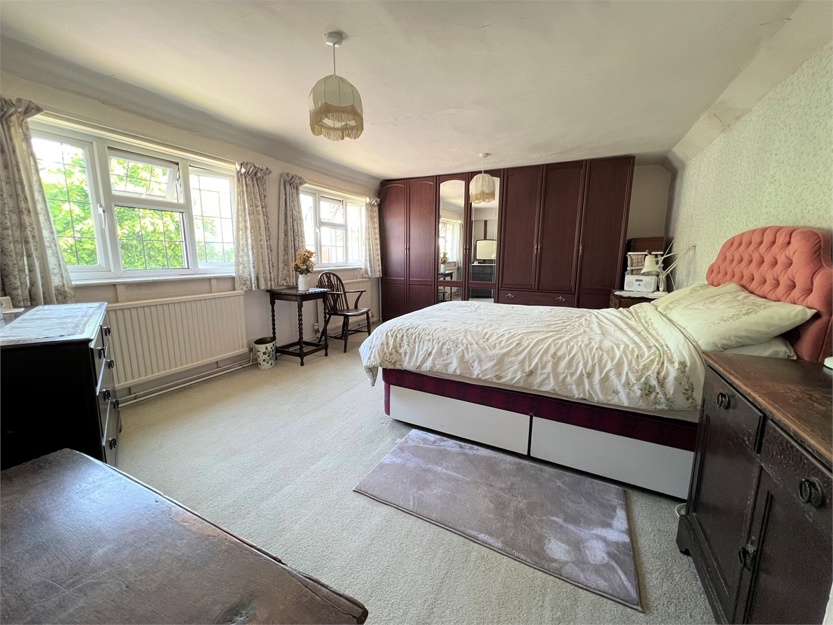 Park Pale, The Street, Shalford, CM7 5HL